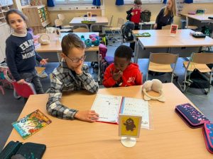 B9D57D71-EE08-4A9B-8D51-1AF1E01EF300